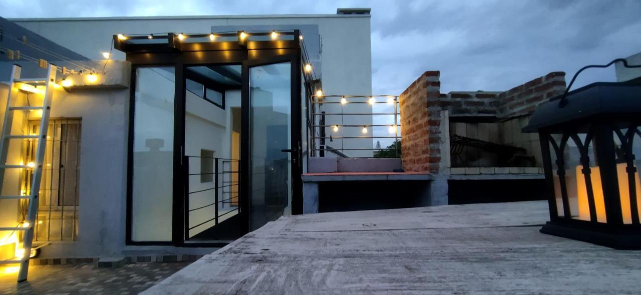 Villa House With Large Terrace, Jacuzzi And Gated Parking For One Car Montevideo Exterior foto