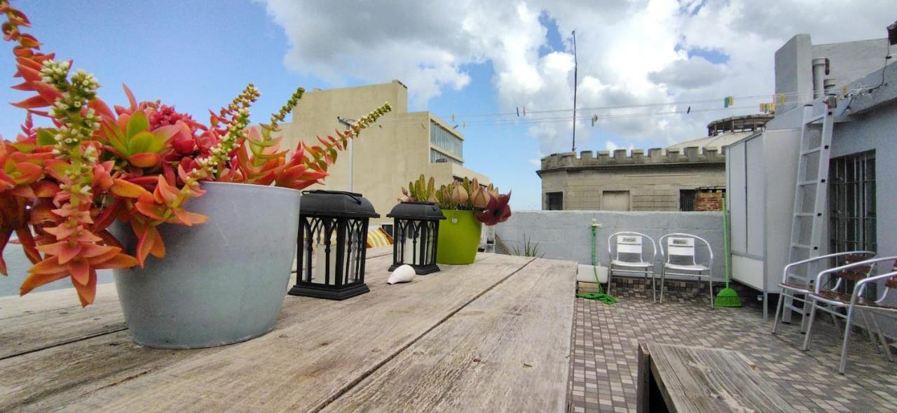 Villa House With Large Terrace, Jacuzzi And Gated Parking For One Car Montevideo Exterior foto